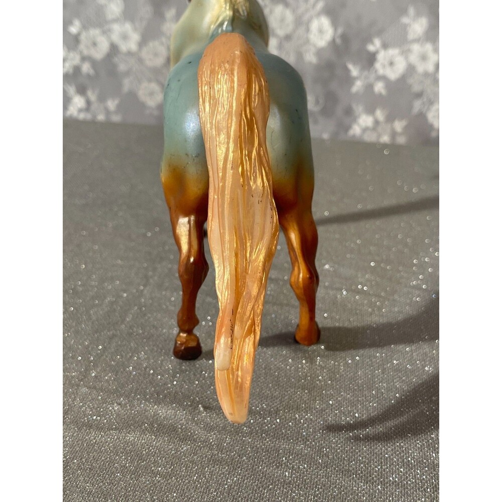 Vintage 2000s Breyer Carpe Diem Millennium Horse Metallic Gold - Picture 3 of 6